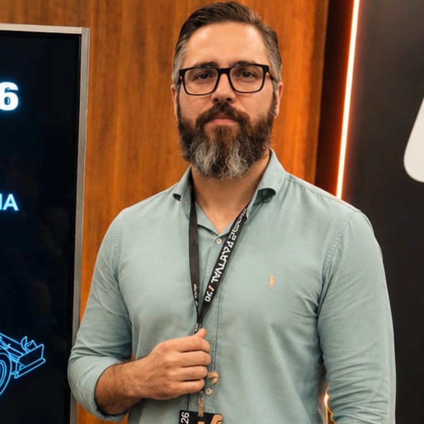 Vini, fundador da Sharp English e criador do Método Sharp
